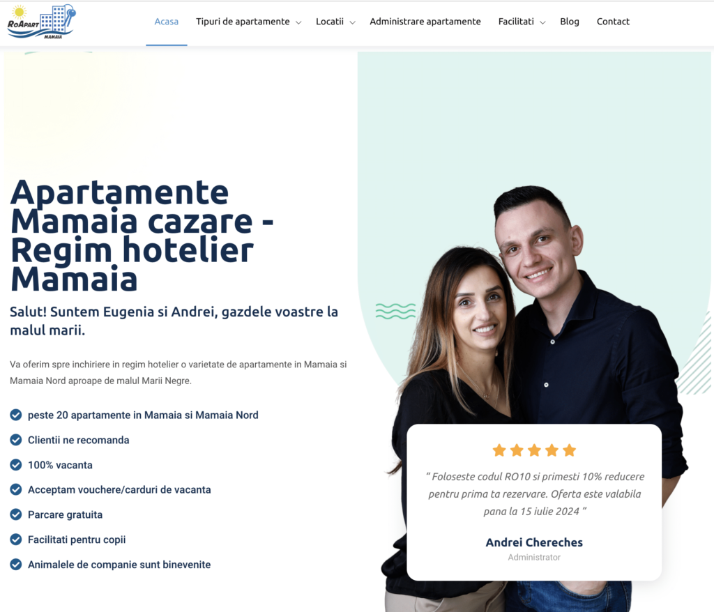 Imagine a unui site de închiriere de apartamente pentru cazări în Mamaia, cu un cuplu identificat ca Eugenia și Andrei. Textul include detalii despre apartamente, un cod de reducere de 10% și informații de contact.